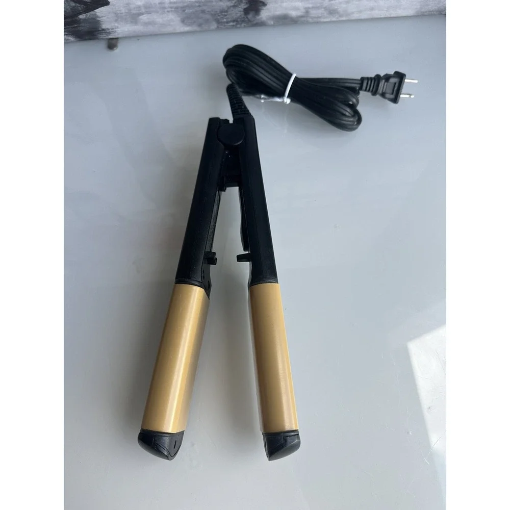 Revlon RV071F Hair Flat Iron Straightener Helen Of Troy Gold Ceramic